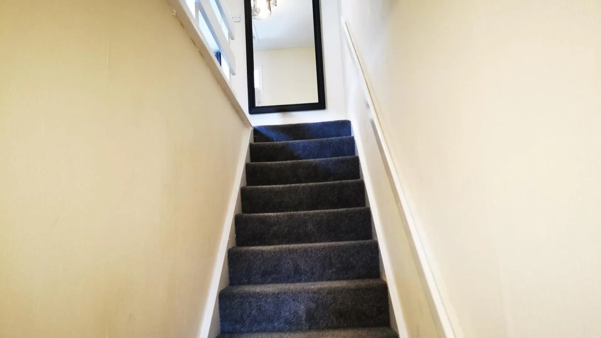 Charming London House With 3 Bedrooms Near O2Arena 0*,  United Kingdom