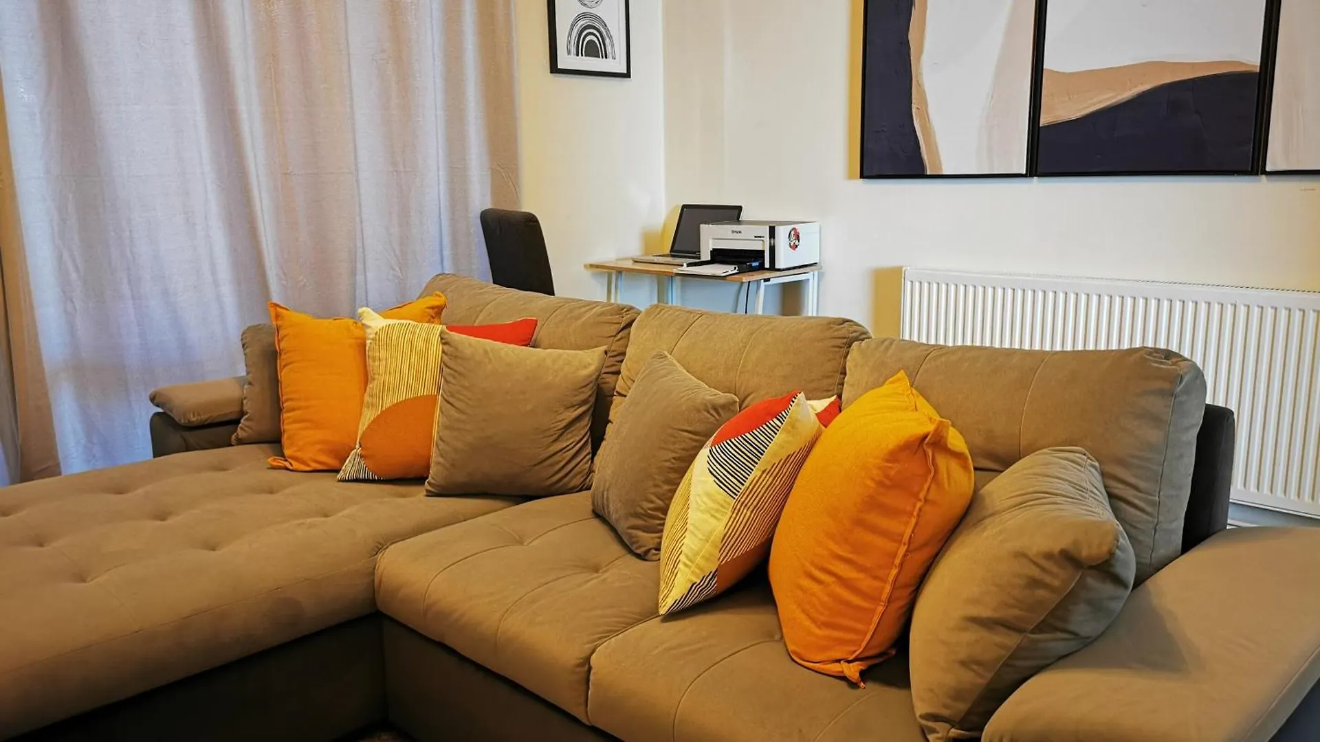 Charming London House With 3 Bedrooms Near O2Arena