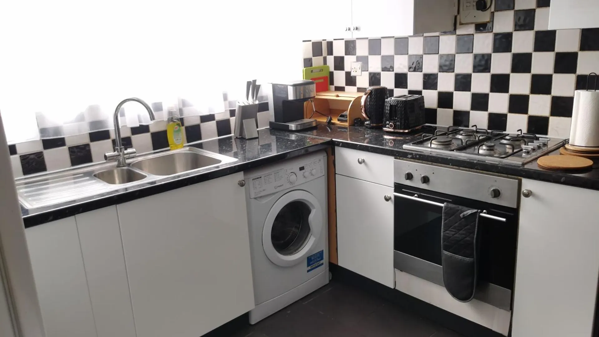 Charming London House With 3 Bedrooms Near O2Arena 0*,