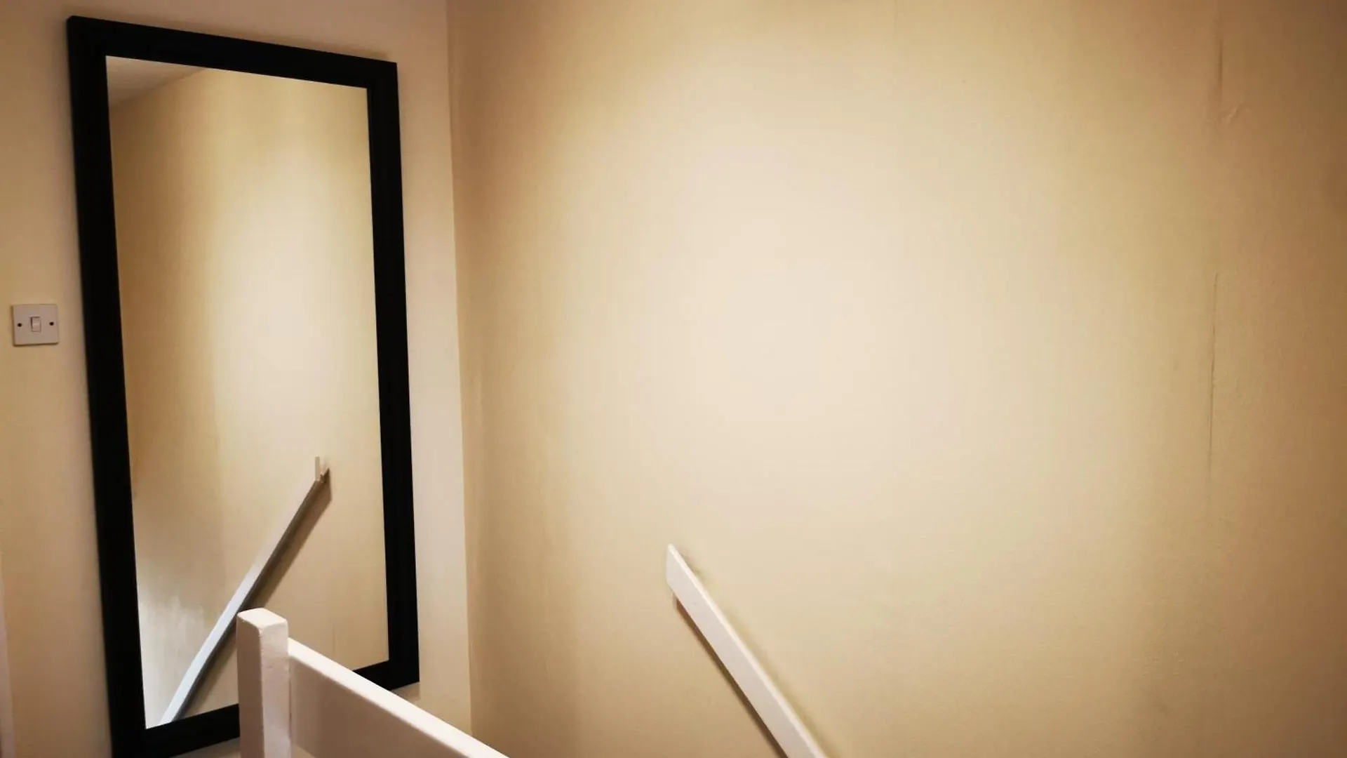 Charming London House With 3 Bedrooms Near O2Arena 0*,  United Kingdom