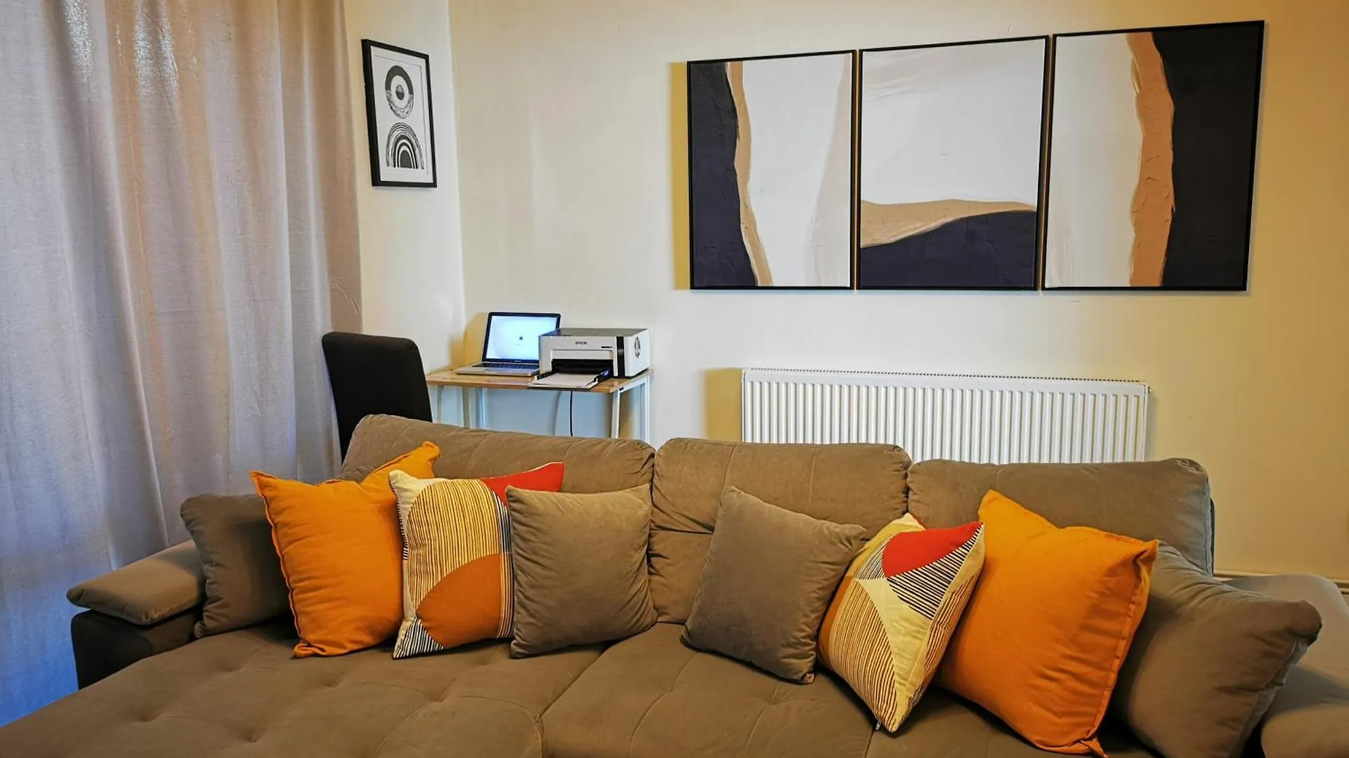 Charming London House With 3 Bedrooms Near O2Arena Holiday home