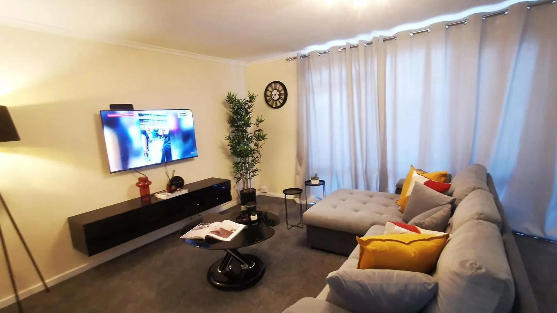 Charming London House With 3 Bedrooms Near O2Arena Holiday home